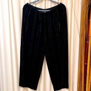 Chico’s 3/4 length Size 3 Black with green vertical stripes travelers pants!